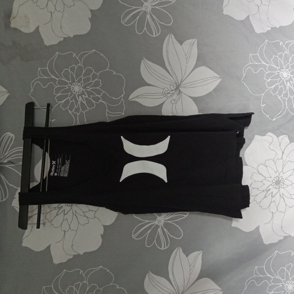 Hurley tank top Small - Picture 2 of 3